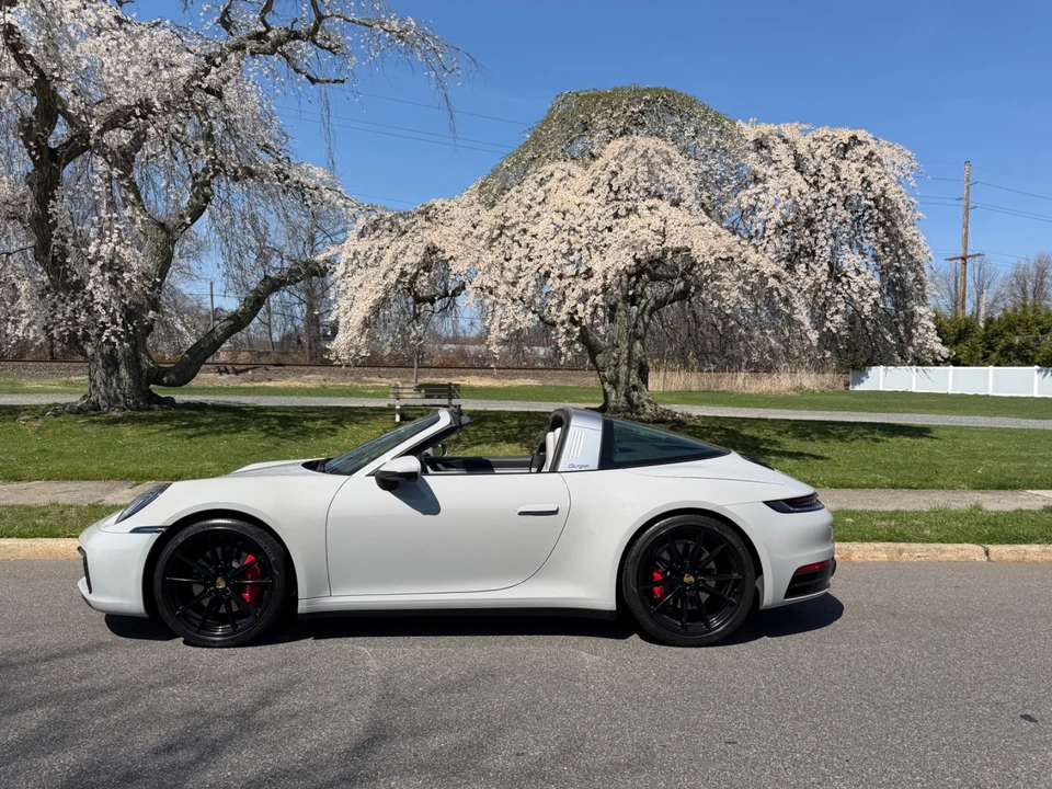 2021 Porsche 992 Targa 4 & 4S - Image 2 of 21