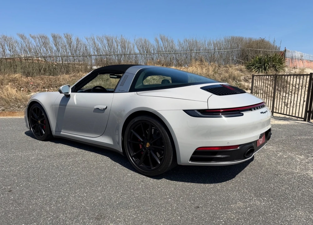 2021 Porsche 992 Targa 4 & 4S - Image 13 of 21