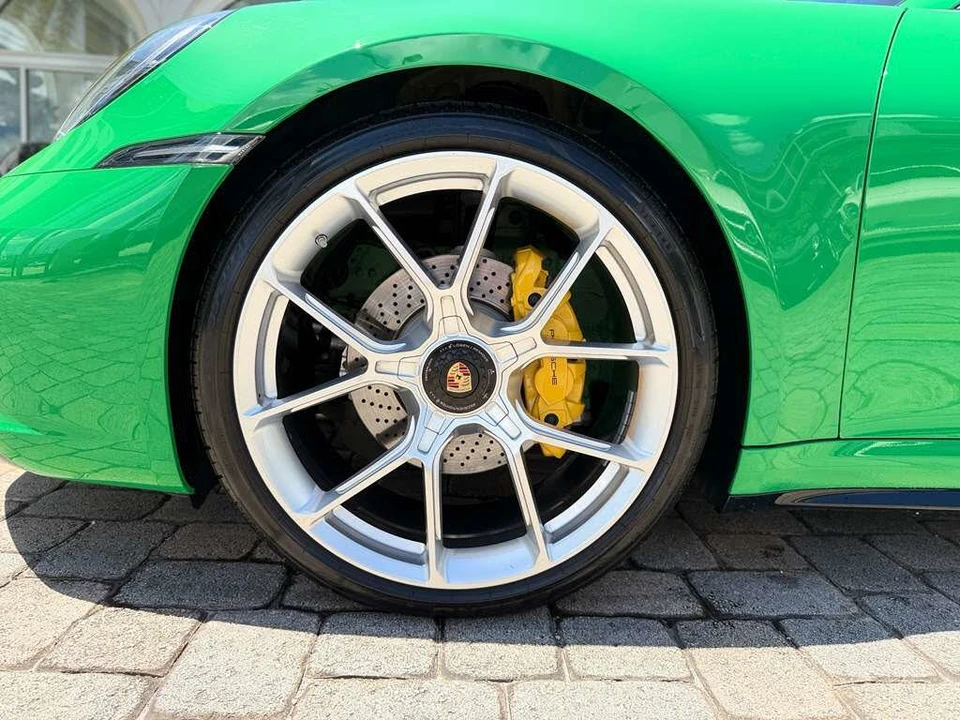 2021 Porsche 992 Targa 4 & 4S - Image 28 of 31