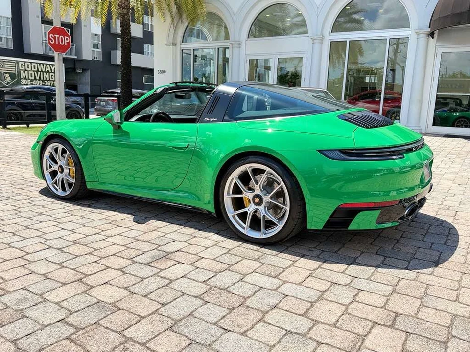 2021 Porsche 992 Targa 4 & 4S - Image 20 of 31