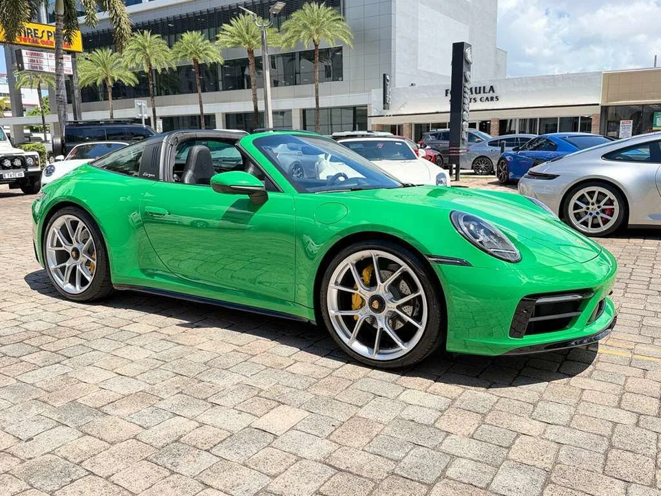2021 Porsche 992 Targa 4 & 4S - Image 9 of 31
