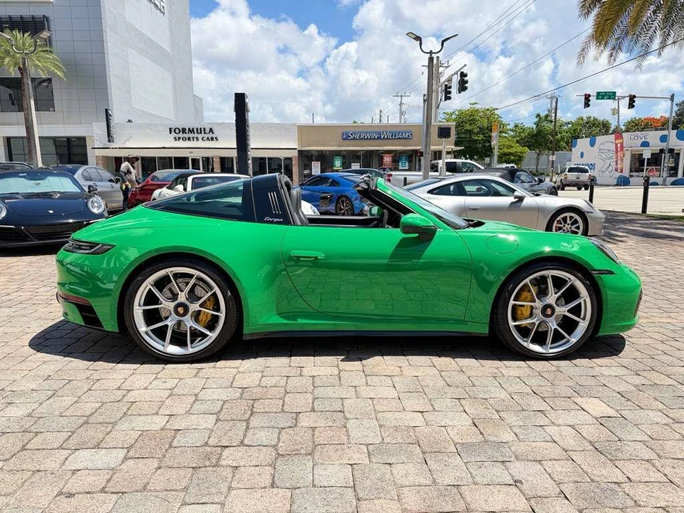 2021 Porsche 992 Targa 4 & 4S - Image 10 of 31