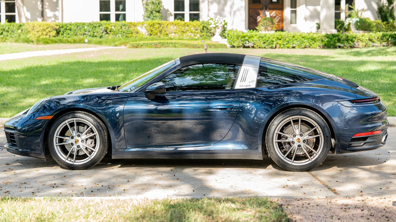 2021 Porsche 992 Targa 4 & 4S - Image 8 of 31