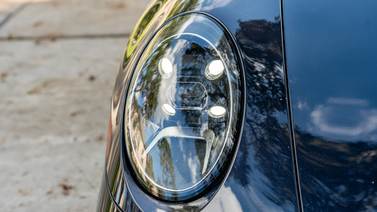 2021 Porsche 992 Targa 4 & 4S - Image 17 of 31