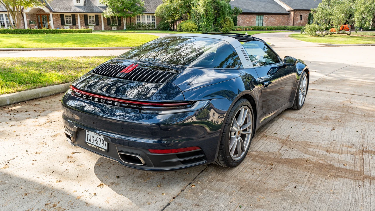 2021 Porsche 992 Targa 4 & 4S - Image 12 of 31