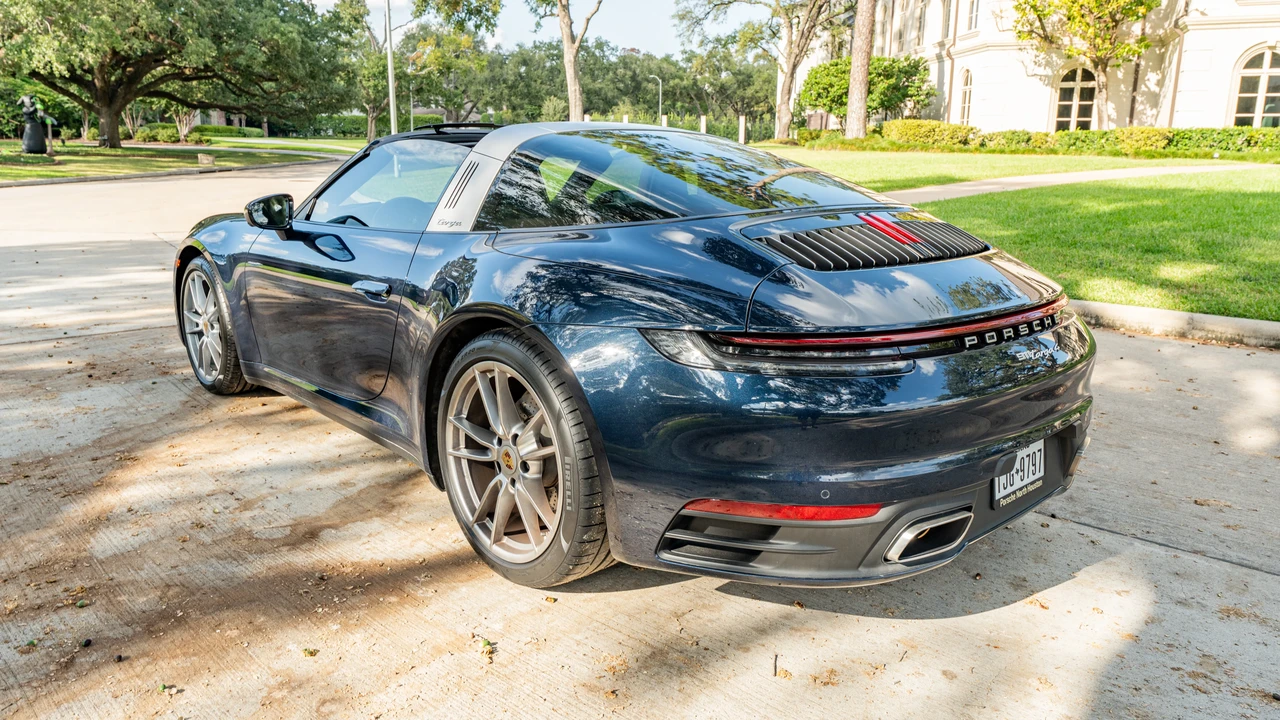 2021 Porsche 992 Targa 4 & 4S - Image 14 of 31