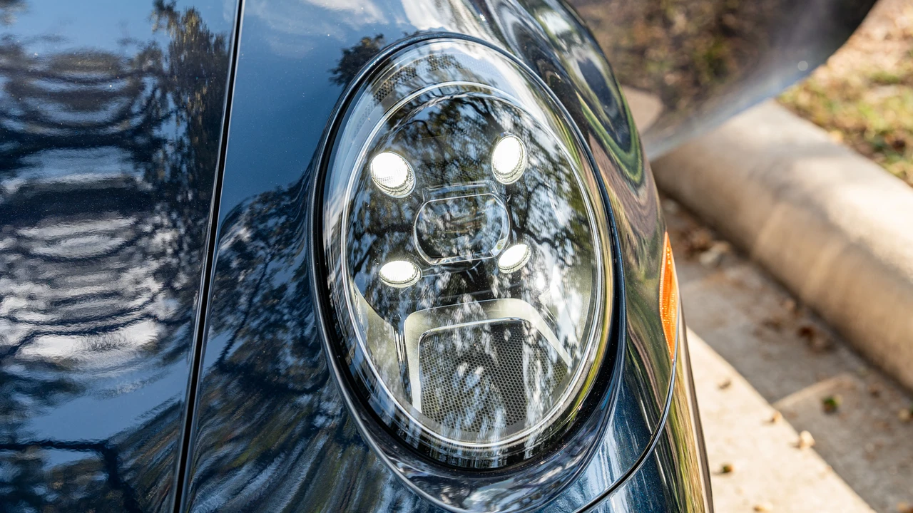 2021 Porsche 992 Targa 4 & 4S - Image 18 of 31