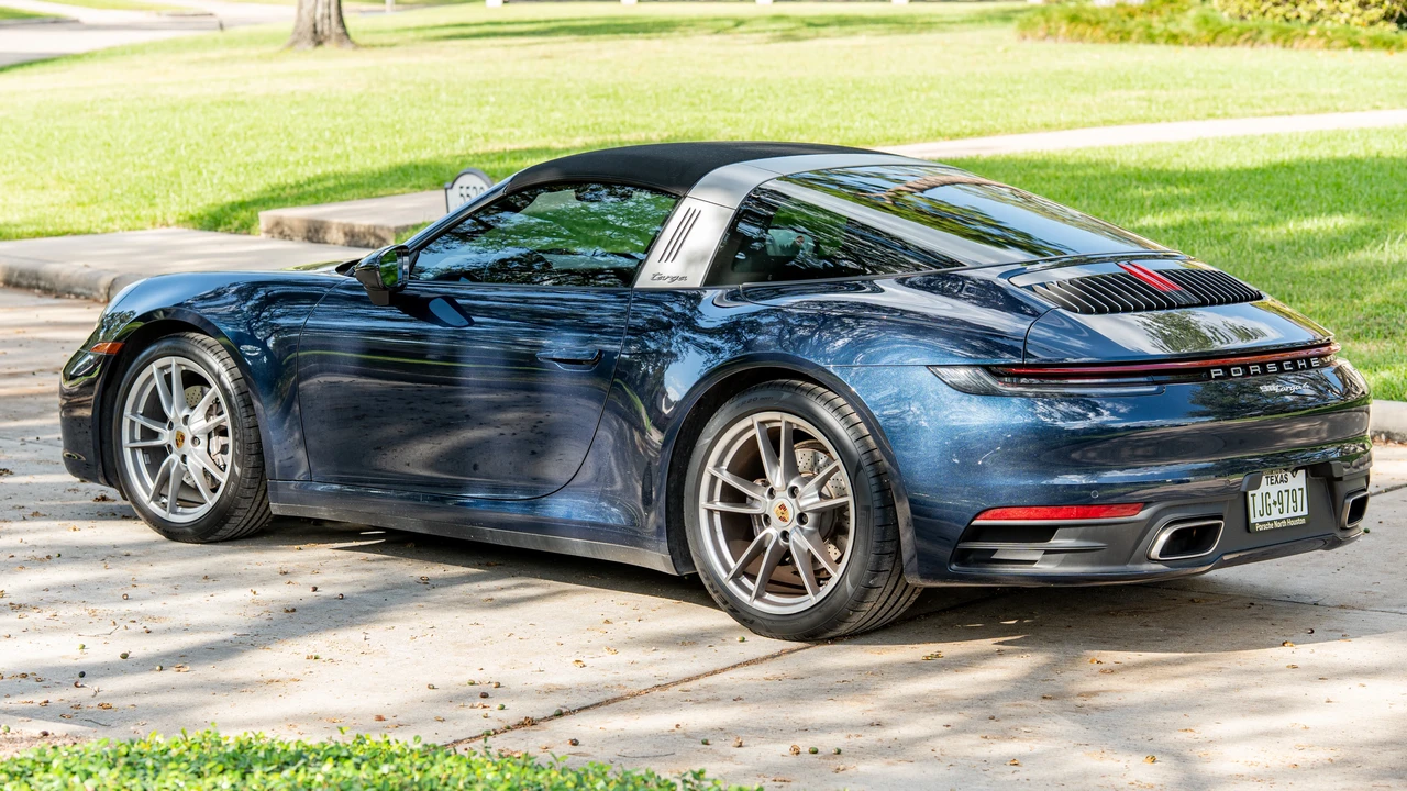 2021 Porsche 992 Targa 4 & 4S - Image 7 of 31