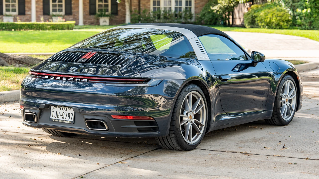 2021 Porsche 992 Targa 4 & 4S - Image 5 of 31
