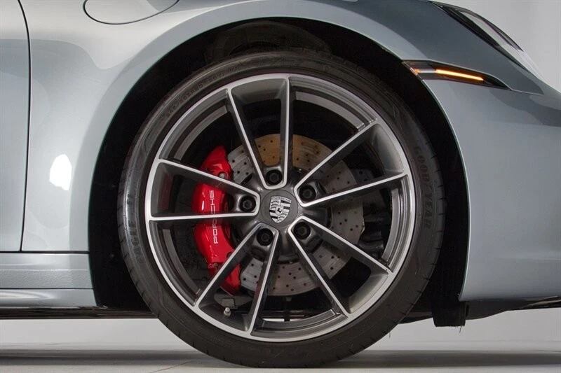 2021 Porsche 992 Targa 4 & 4S - Image 19 of 21