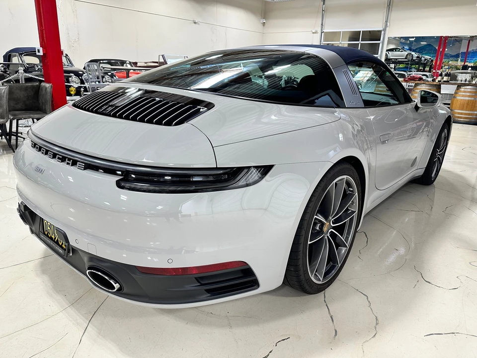 2021 Porsche 992 Targa 4 & 4S - Image 24 of 31