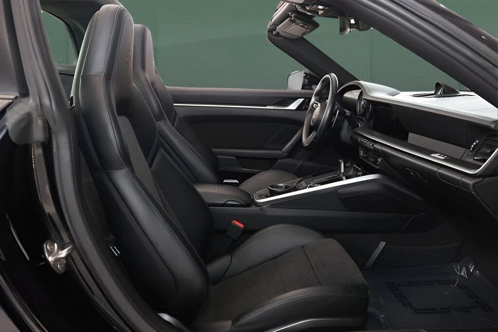 2021 Porsche 992 Targa 4 & 4S - Image 12 of 31