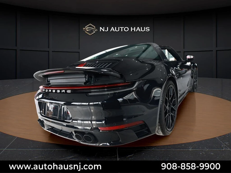 2021 Porsche 992 Targa 4 & 4S - Image 8 of 31