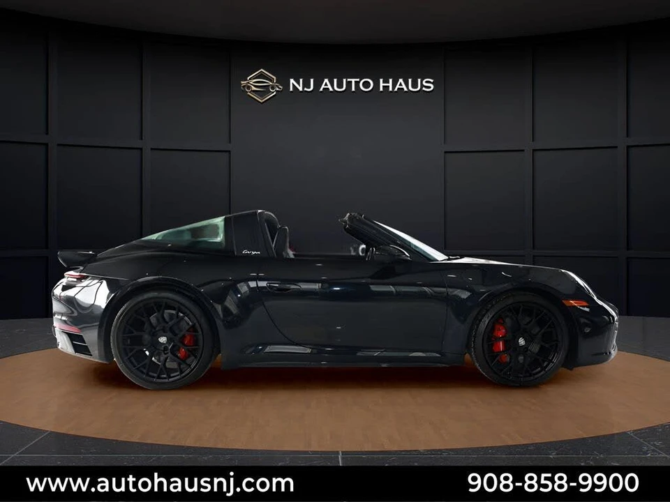 2021 Porsche 992 Targa 4 & 4S - Image 9 of 31