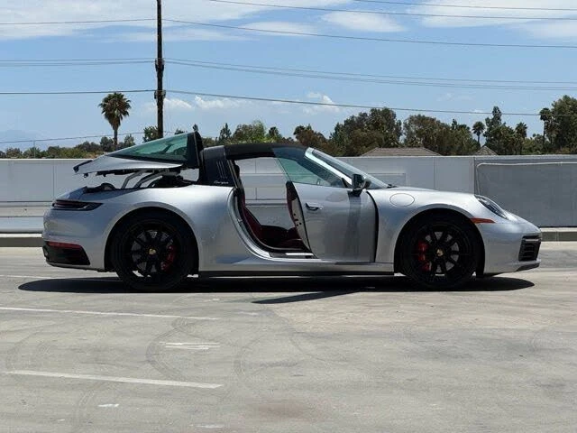 2021 Porsche 992 Targa 4 & 4S - Image 30 of 31