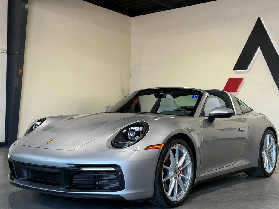2021 Porsche 992 Targa 4 & 4S - Image 9 of 31