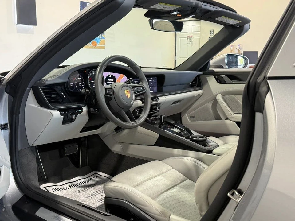 2021 Porsche 992 Targa 4 & 4S - Image 23 of 31