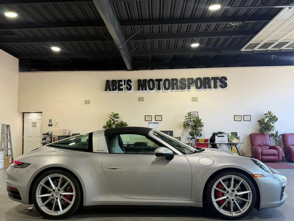 2021 Porsche 992 Targa 4 & 4S - Image 4 of 31
