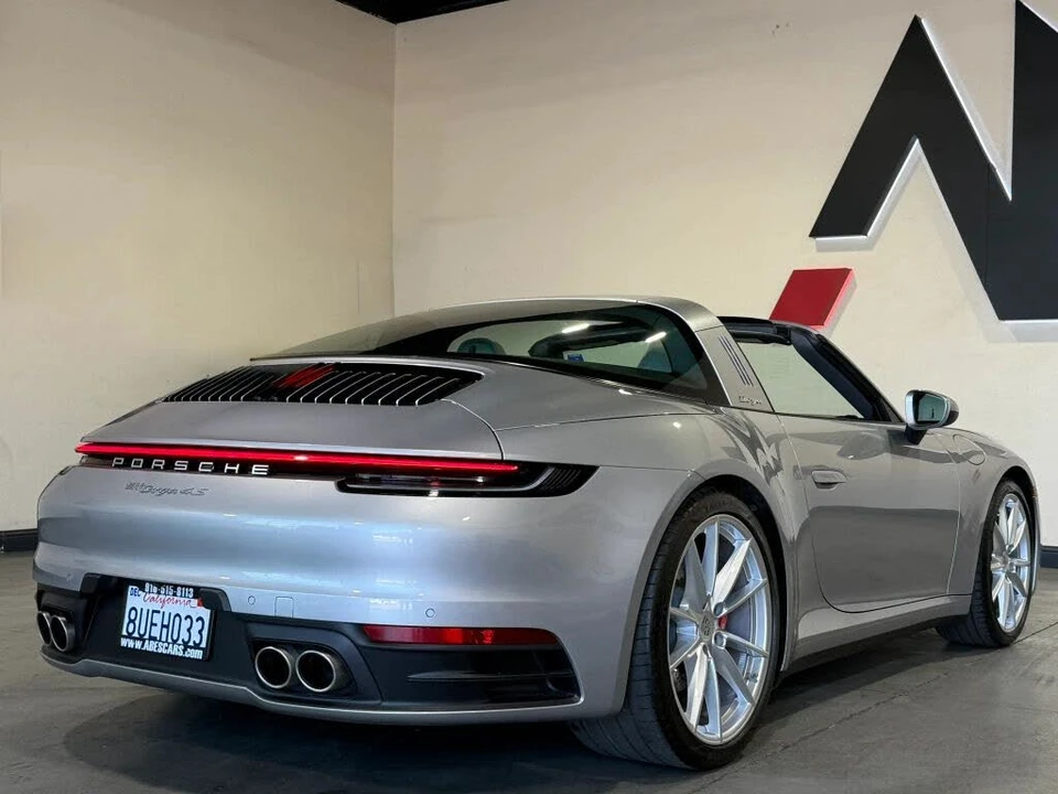 2021 Porsche 992 Targa 4 & 4S - Image 14 of 31