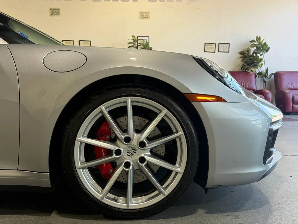 2021 Porsche 992 Targa 4 & 4S - Image 20 of 31