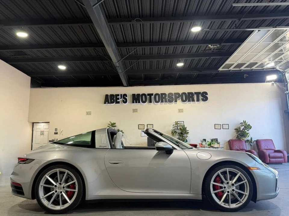 2021 Porsche 992 Targa 4 & 4S - Image 12 of 31
