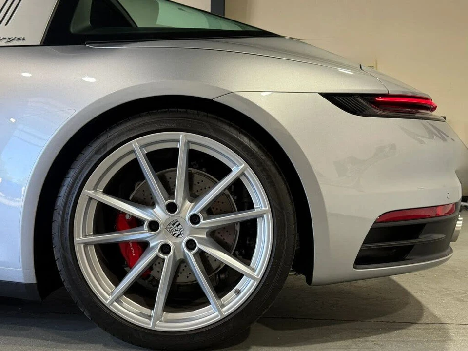 2021 Porsche 992 Targa 4 & 4S - Image 19 of 31