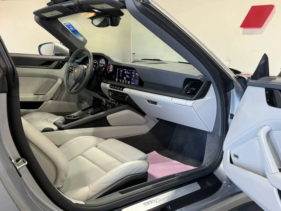 2021 Porsche 992 Targa 4 & 4S - Image 27 of 31