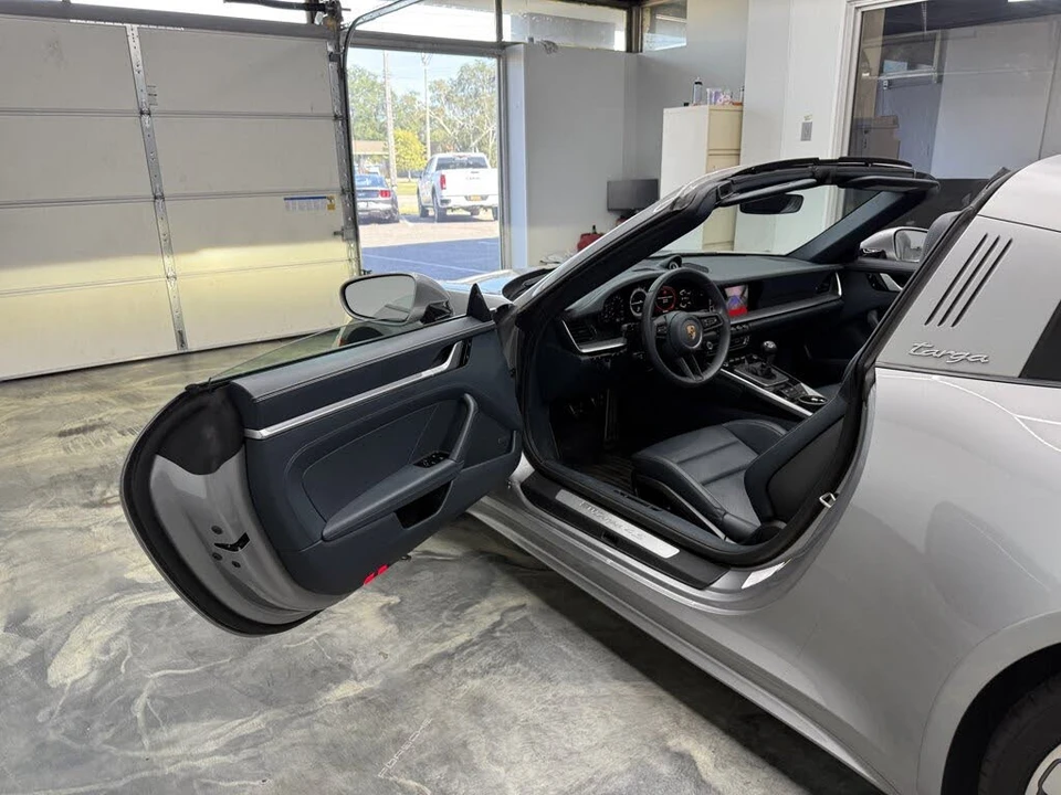 2021 Porsche 992 Targa 4 & 4S - Image 9 of 31