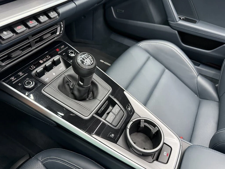 2021 Porsche 992 Targa 4 & 4S - Image 23 of 31