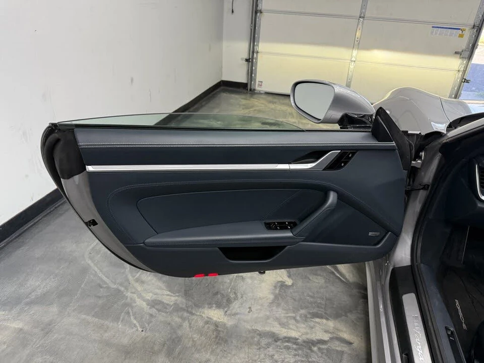 2021 Porsche 992 Targa 4 & 4S - Image 10 of 31