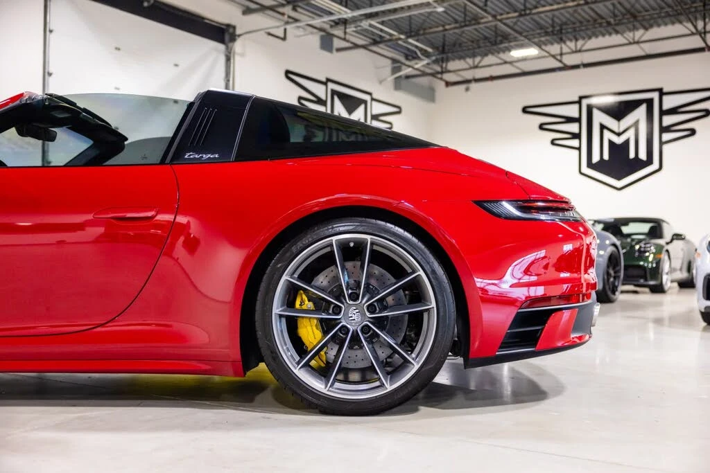 2021 Porsche 992 Targa 4 & 4S - Image 17 of 31
