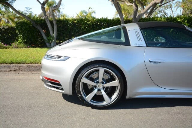 2021 Porsche 992 Targa 4 & 4S - Image 9 of 26