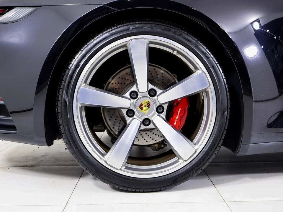 2021 Porsche 992 Targa 4 & 4S - Image 26 of 31