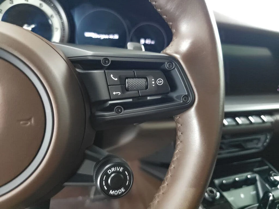 2021 Porsche 992 Targa 4 & 4S - Image 15 of 31