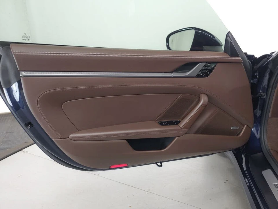2021 Porsche 992 Targa 4 & 4S - Image 6 of 31