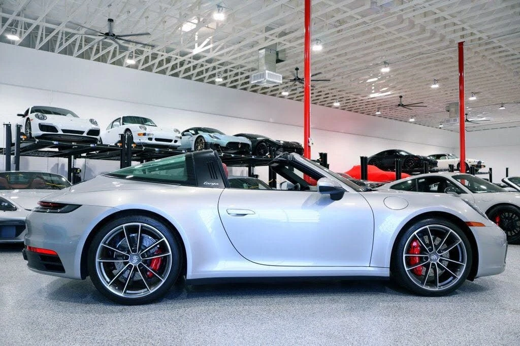 2021 Porsche 992 Targa 4 & 4S - Image 16 of 31