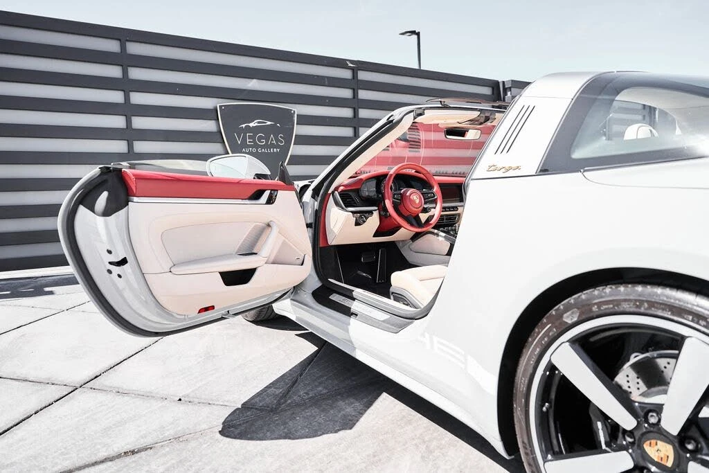 2021 Porsche 992 Targa 4 & 4S - Image 30 of 31