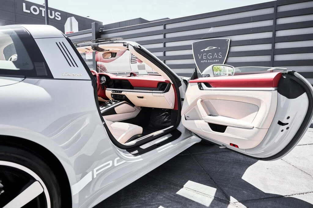 2021 Porsche 992 Targa 4 & 4S - Image 27 of 31