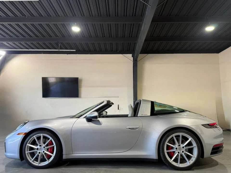 2021 Porsche 992 Targa 4 & 4S - Image 13 of 31