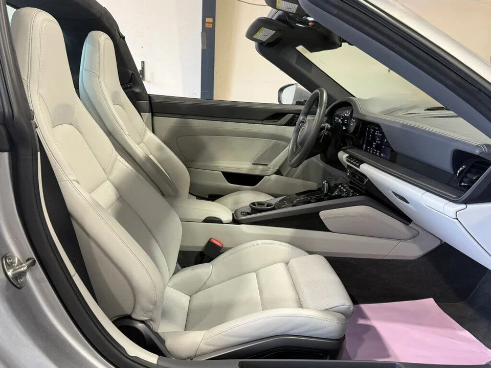 2021 Porsche 992 Targa 4 & 4S - Image 26 of 31