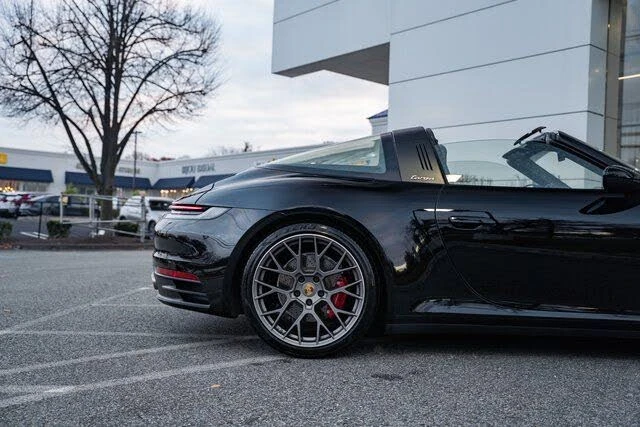 2021 Porsche 992 Targa 4 & 4S - Image 19 of 31