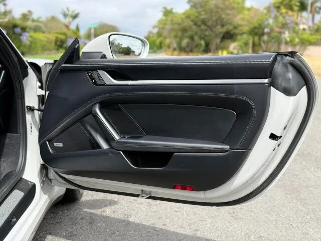 2021 Porsche 992 Targa 4 & 4S - Image 26 of 31