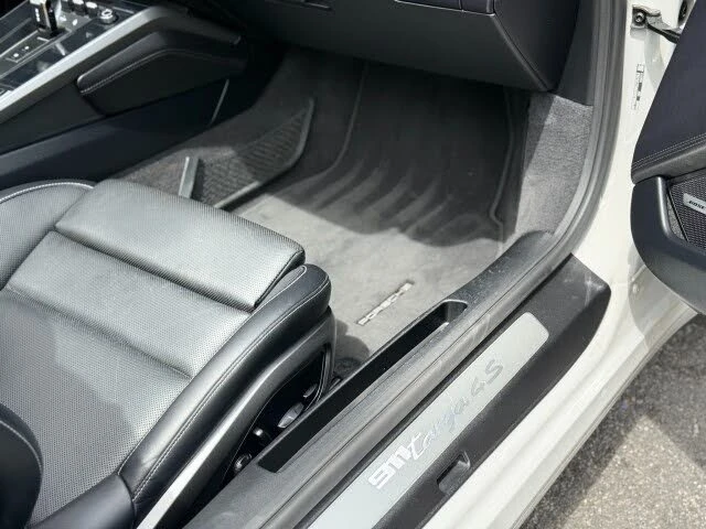 2021 Porsche 992 Targa 4 & 4S - Image 29 of 31