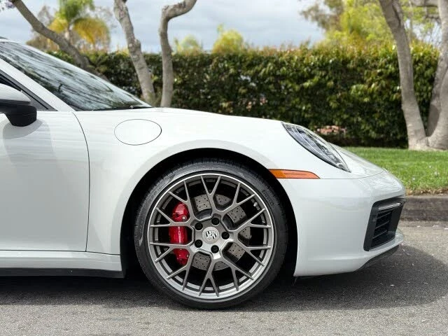 2021 Porsche 992 Targa 4 & 4S - Image 10 of 31