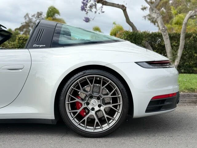 2021 Porsche 992 Targa 4 & 4S - Image 4 of 31