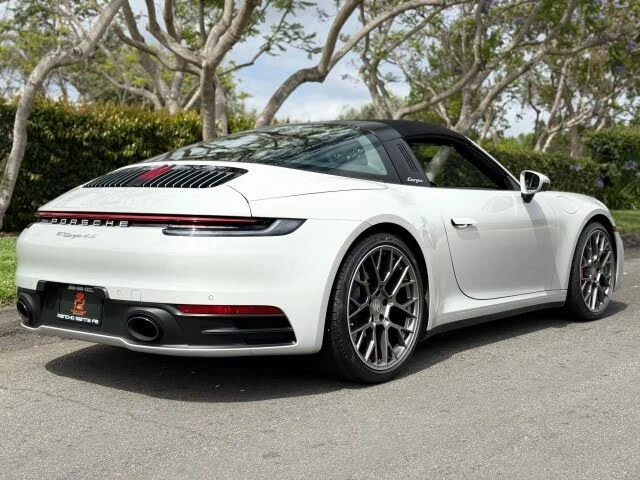 2021 Porsche 992 Targa 4 & 4S - Image 7 of 31