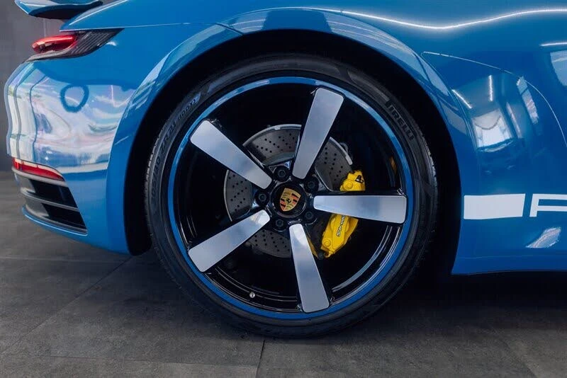 2021 Porsche 992 Targa 4 & 4S - Image 7 of 31