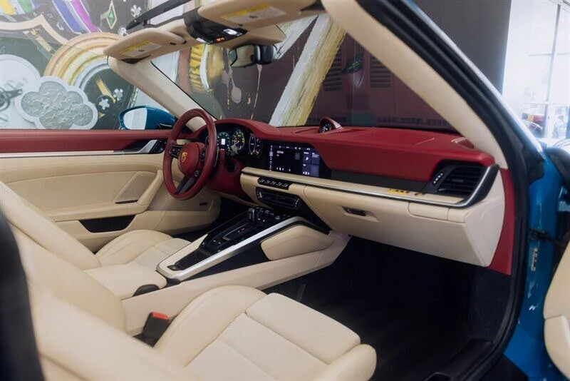 2021 Porsche 992 Targa 4 & 4S - Image 28 of 31