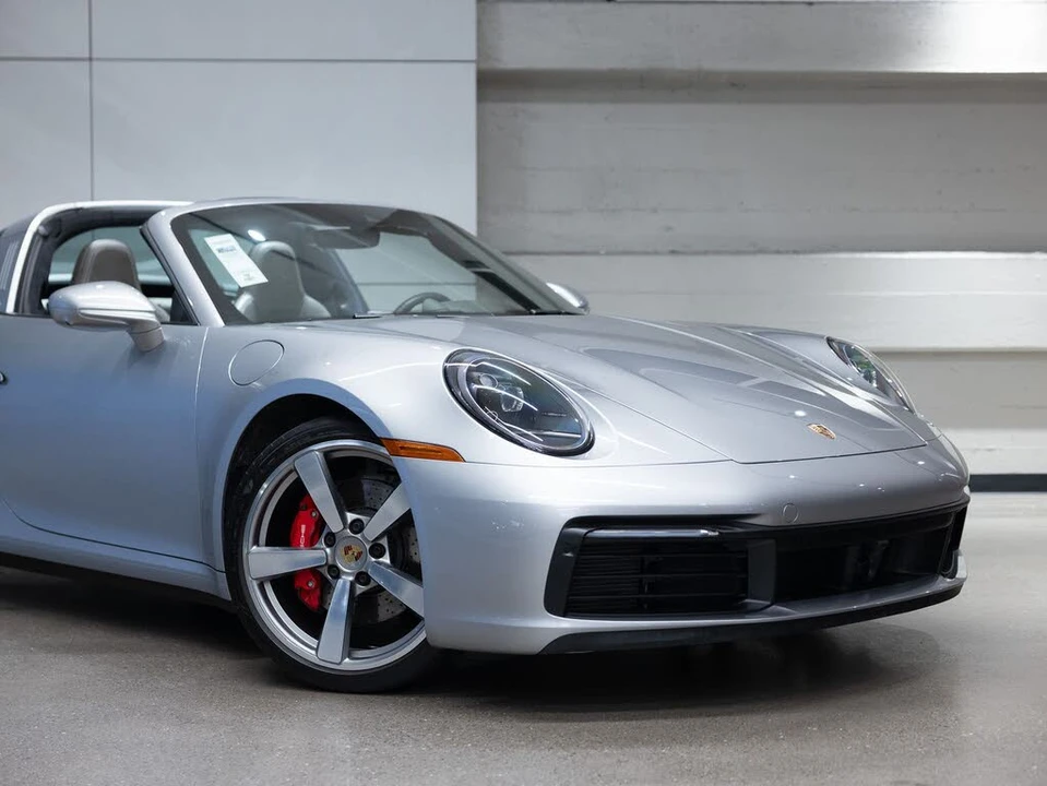 2021 Porsche 992 Targa 4 & 4S - Image 16 of 31