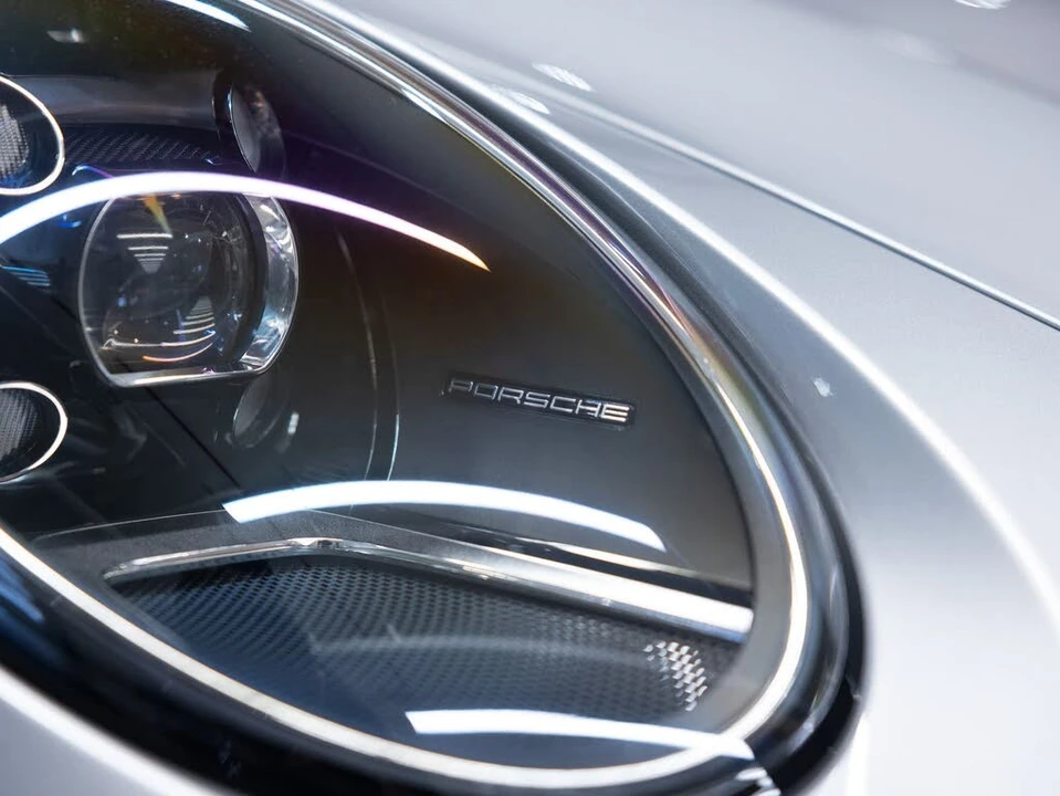 2021 Porsche 992 Targa 4 & 4S - Image 14 of 31